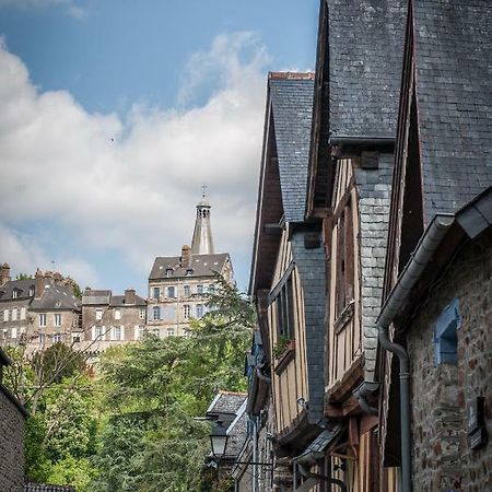 Hotel Particulier Le Mercier De Montigny -Une Nuit Sur Les Remparts- Fougères Exteriör bild