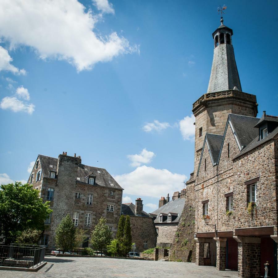 Hotel Particulier Le Mercier De Montigny -Une Nuit Sur Les Remparts- Fougères Exteriör bild