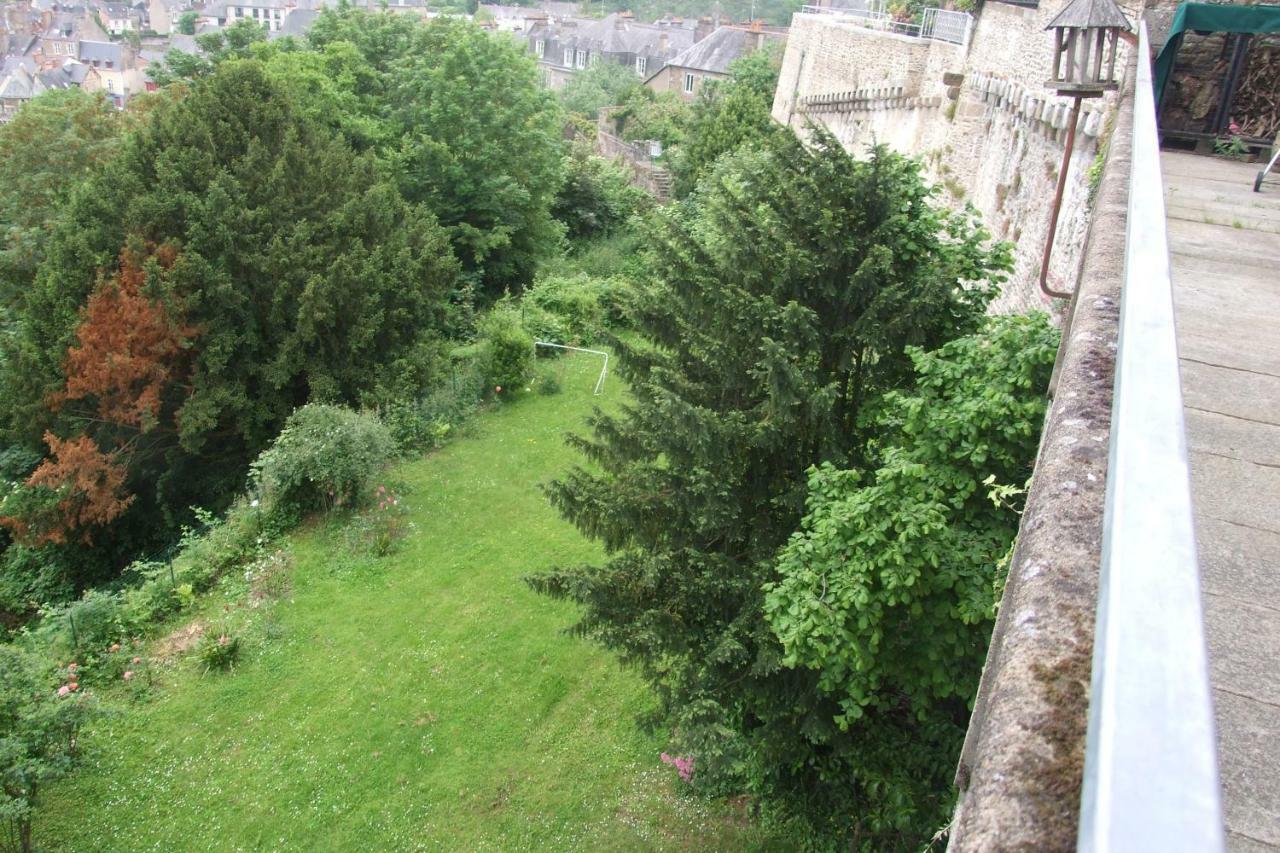 Hotel Particulier Le Mercier De Montigny -Une Nuit Sur Les Remparts- Fougères Exteriör bild