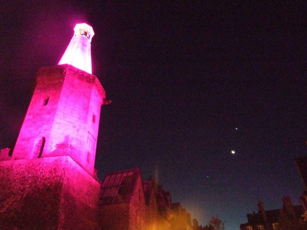 Hotel Particulier Le Mercier De Montigny -Une Nuit Sur Les Remparts- Fougères Exteriör bild