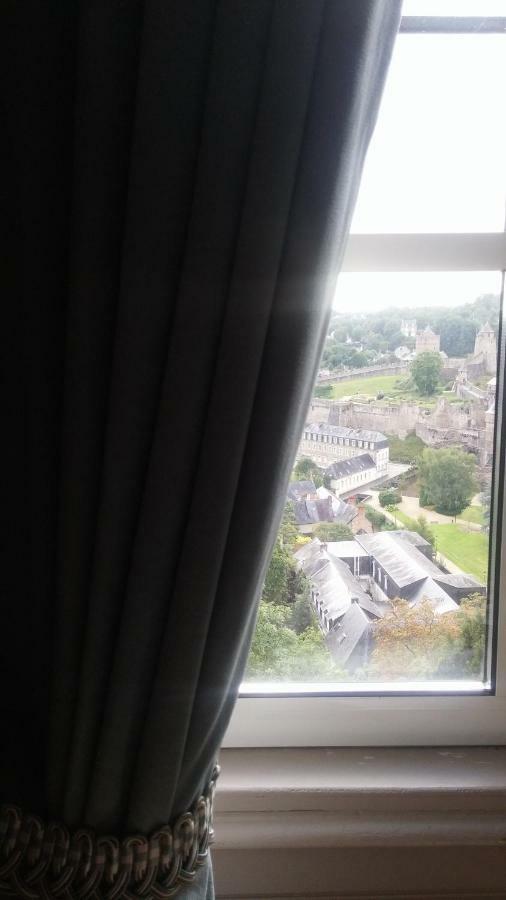 Hotel Particulier Le Mercier De Montigny -Une Nuit Sur Les Remparts- Fougères Exteriör bild